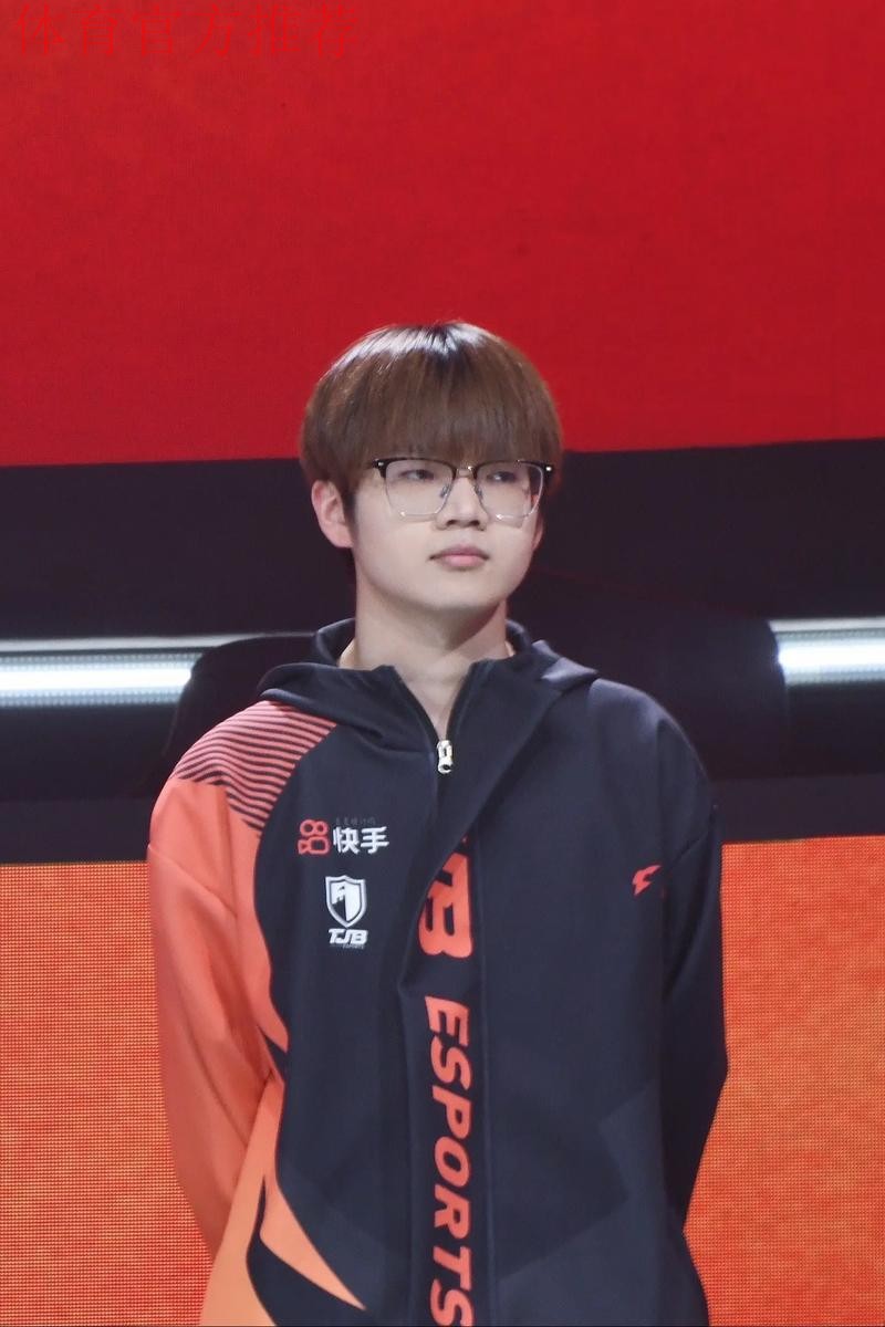 年度人气名场面候选：TJB-花花（陈玉萌）沉着应敌伺机而动，枪雷并举一穿四